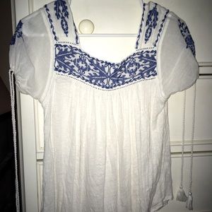 Lucky brand flower embroidered shirt